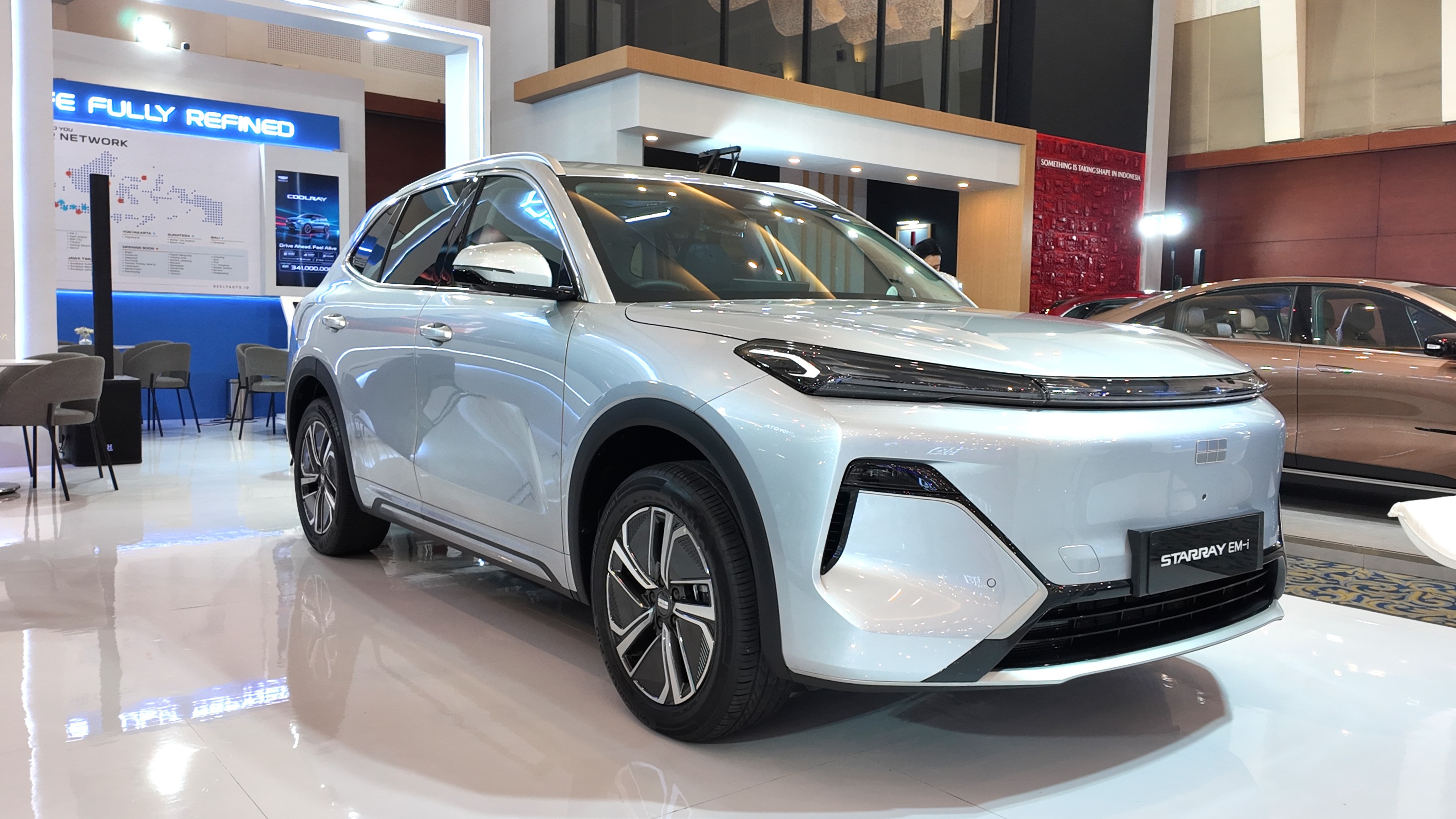 Geely Starray EM-i, PHEV dengan Jangkauan Lebih dari 1.000 km untuk Mendukung Perjalanan Jarak Jauh
