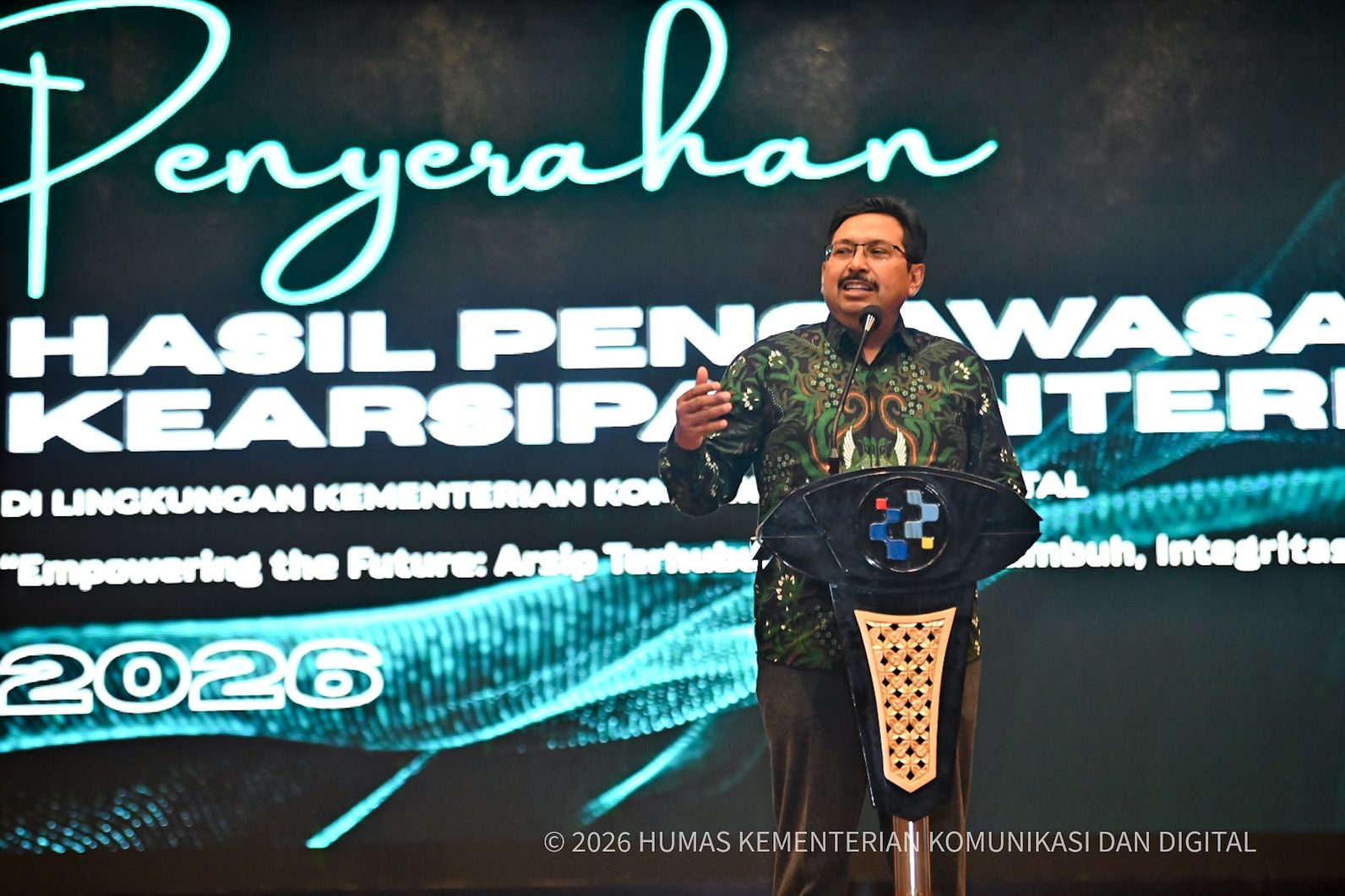 Belajar dari Sukses dan Gagal, Sekjen Komdigi Jadikan Arsip Kompas Kebijakan Digital